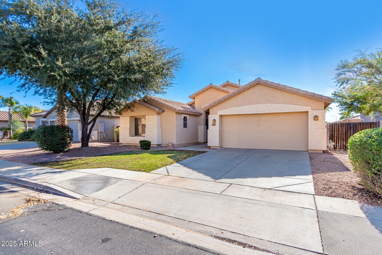 Primary Photo - 10315 E Jan Ave