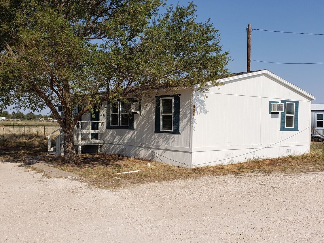 634 S Roosevelt Rd Q 1/2, Portales, NM 88130 House Rental in Portales