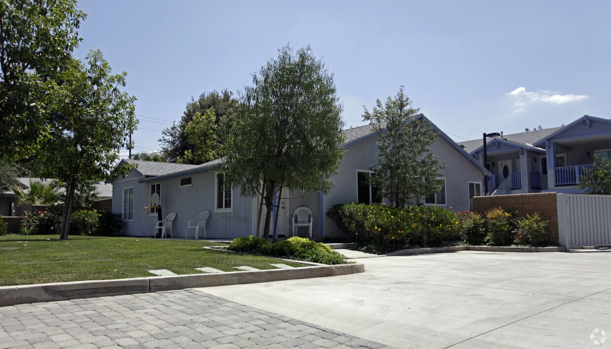 500 The Terrace, Redlands, CA 92374 Apartments in Redlands, CA