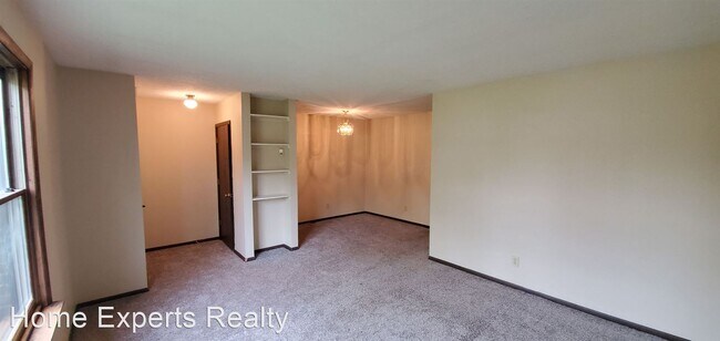 Building Photo - 8690-8692 Shadycreek Dr
