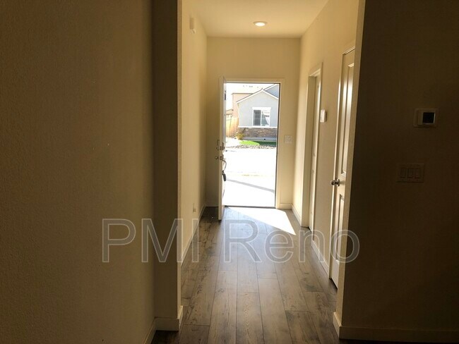 Foto del edificio - 1396 Hickory Tree Dr