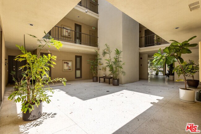 Foto del edificio - 11789 Montana Ave