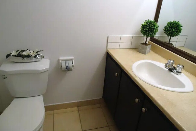 Building Photo - 1225 Alexis-Nihon Apartments