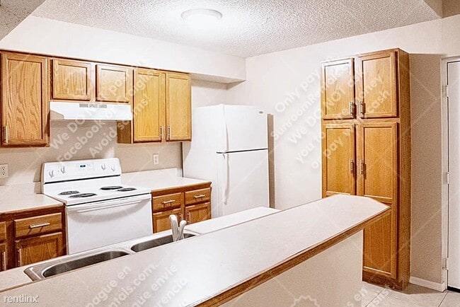 Building Photo - 1 br, 1 bath Condo - 9909 Westwood Dr 35 35
