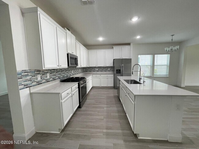 Foto del edificio - 182 Pine Candle Way