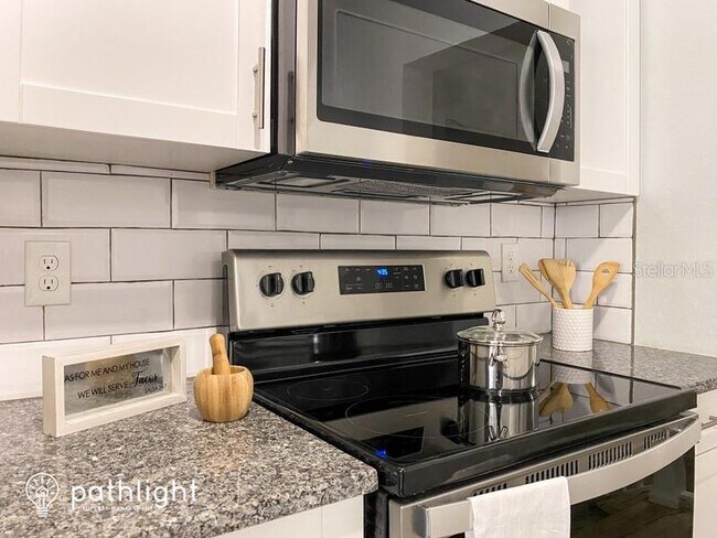 Building Photo - 1241 Nicholson Street, Clearwater, FL, 33755