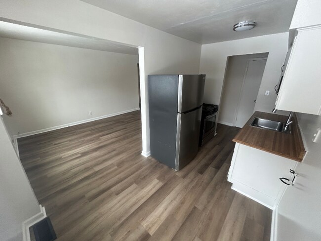 Foto del edificio - 2616 Newport Ave