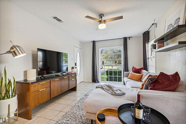 Building Photo - 2435 W 10th St