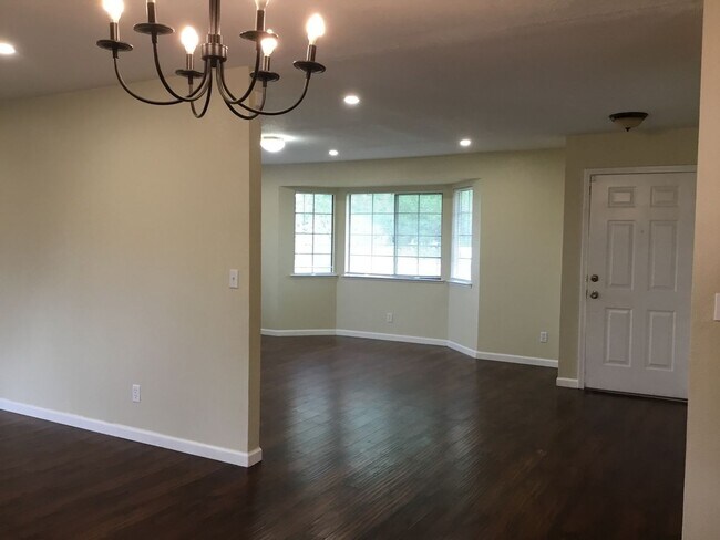 Foto del edificio - 1457 Bullard Ave.