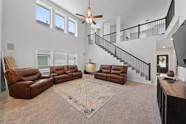 Foto del edificio - 5872 Strawflower Ln
