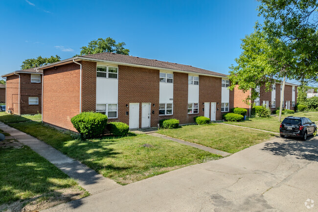 Building Photo - Crestwood Village