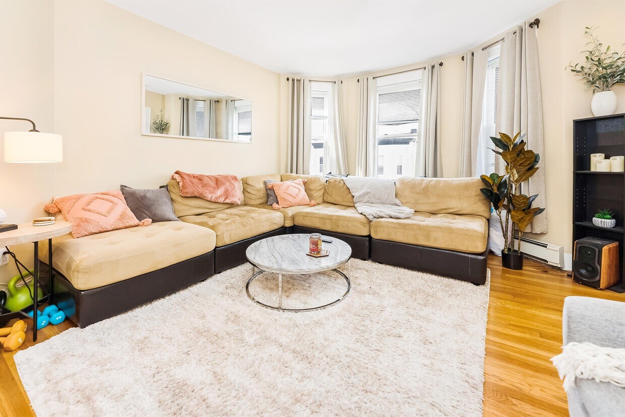 Primary Photo - 180 L St