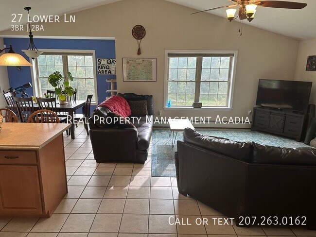 Foto del edificio - Spacious Country Setting Home with Lots of...