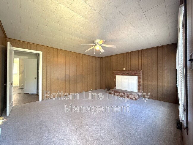 Photo - 629 Tuckaseege Rd House