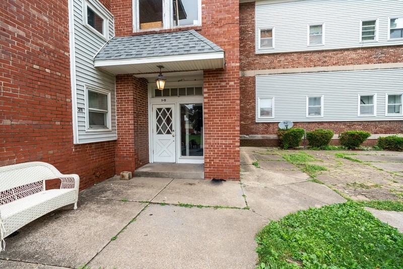 Primary Photo - 211 Lincoln St