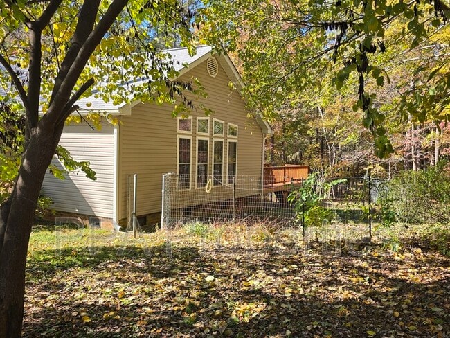 Foto del edificio - 7217 Ramblewood Dr