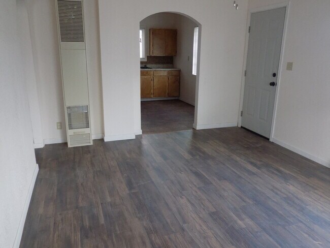 Foto del edificio - 1865 Hope St