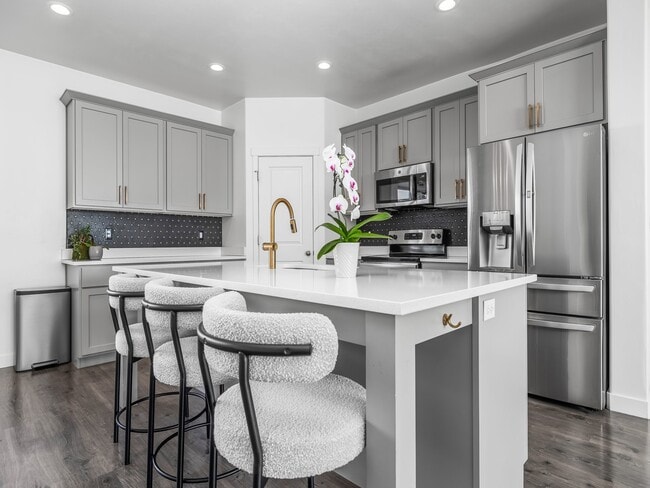 Foto del edificio - 439 S Meadow Garden Rd