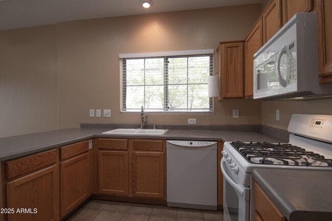 Foto del edificio - 25213 N 40th Ln