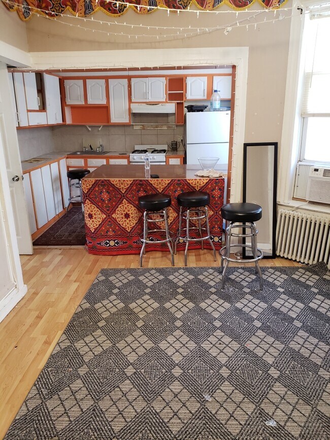 Foto del edificio - 1748 63rd St