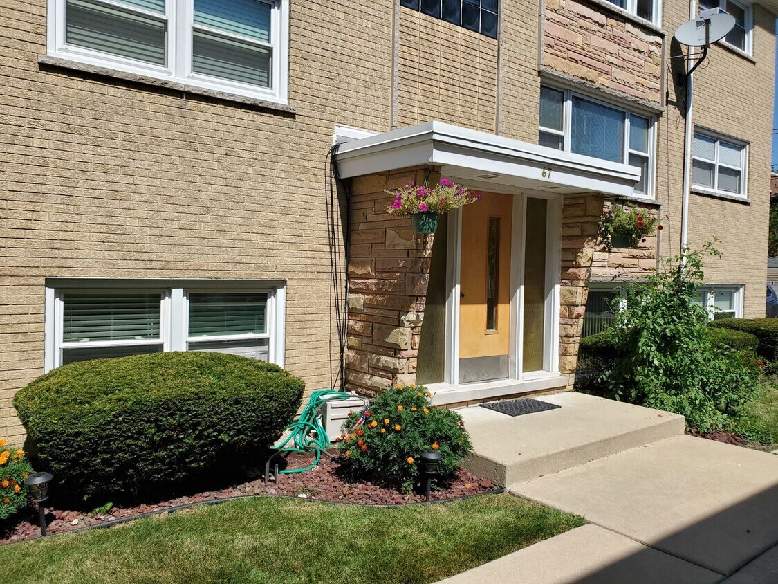 Primary Photo - 6767 N Olmsted Ave