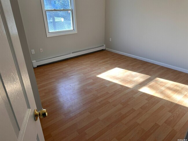 Building Photo - 78 Sunburst Dr