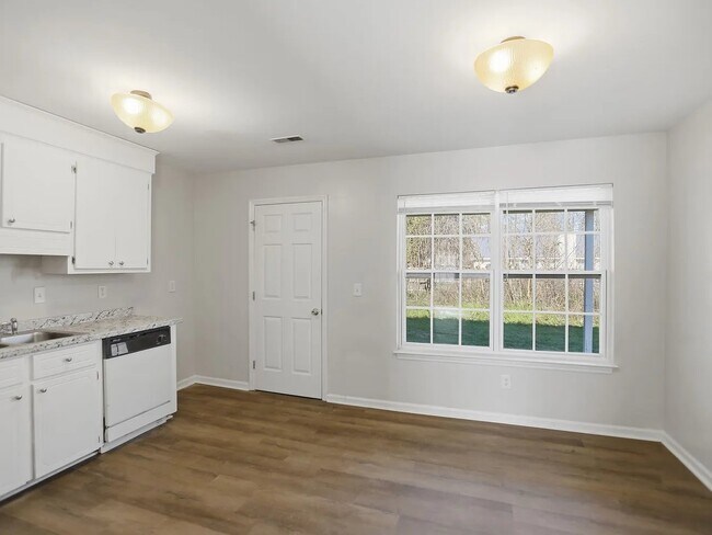 Foto del edificio - 4044 Cedars Pkwy