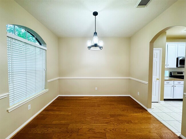 Foto del edificio - 38 Windswept Oaks Pl