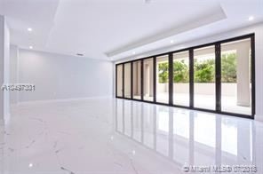 Foto del edificio - 718 Valencia Ave