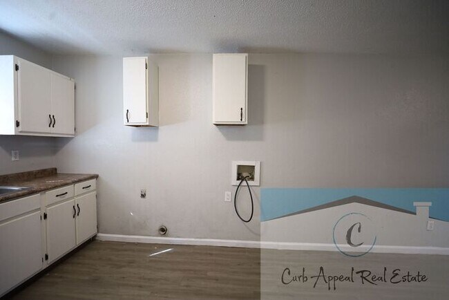 Foto del edificio - Move in special $500!! 2-bed, 1-bath apt Trumann - HUD accepted