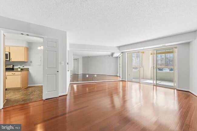 Foto del edificio - 14801 Pennfield Cir