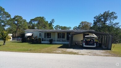 Building Photo - 15353 Mapletree Dr