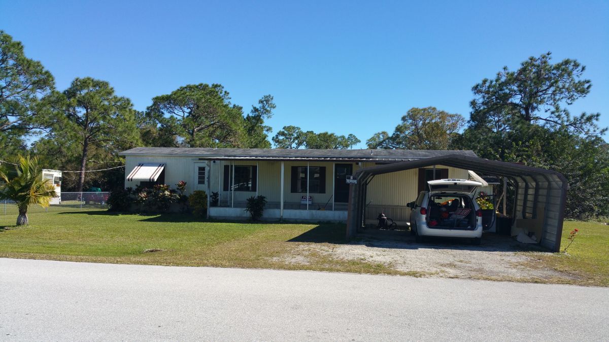 Primary Photo - 15353 Mapletree Dr
