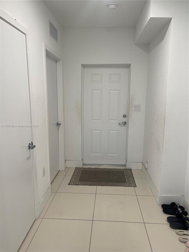 Foto del edificio - 254 NW 11th Ct