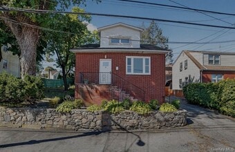 Building Photo - 23 Mansion Ave