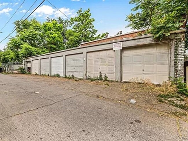 Building Photo - Incredible modern 1 bedroom Condo in Capit...