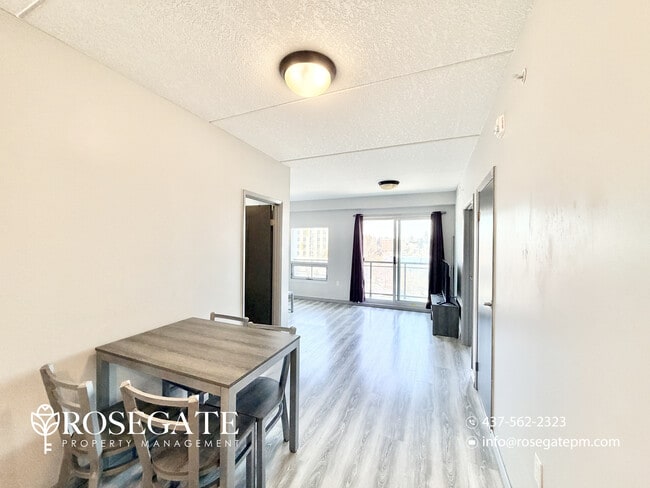 Photo du bâtiment - Modern 2-Bedroom Condo with Balcony – Utilities Included in Waterloo