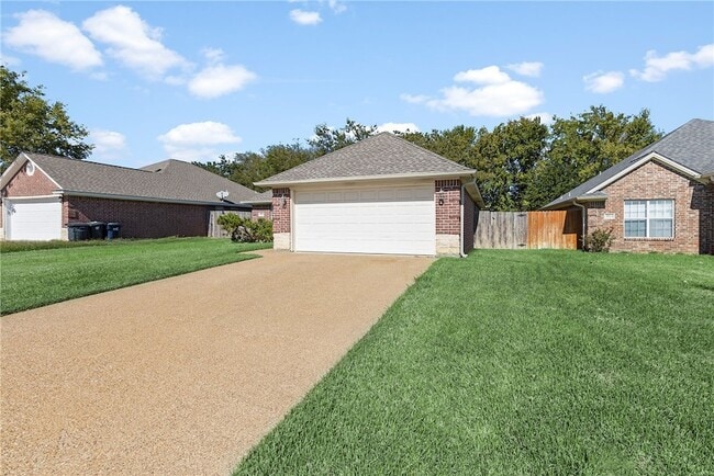 Building Photo - 3511 Farah Dr