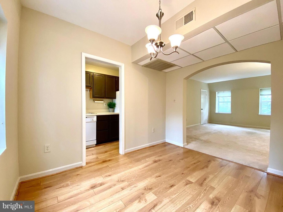 Foto principal - 1801 N Rhodes St