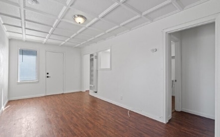 Foto del edificio - 3825-3524 Crestmore Rd