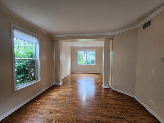 Building Photo - 460 Arlington Ln