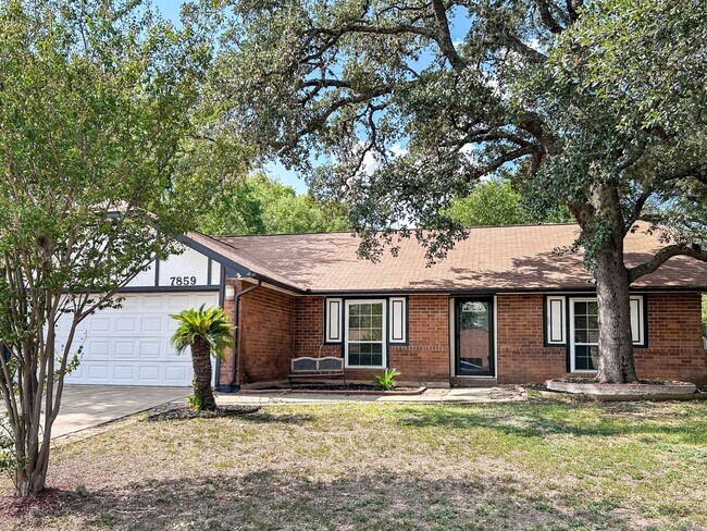 Foto del edificio - Inviting Northwest San Antonio Home - Fire...