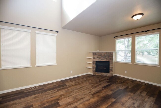 Foto del edificio - 2551 Custer Drive