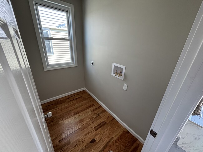 Building Photo - 3 Margaret St