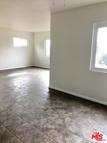 Foto del edificio - 533 E Fairview Blvd