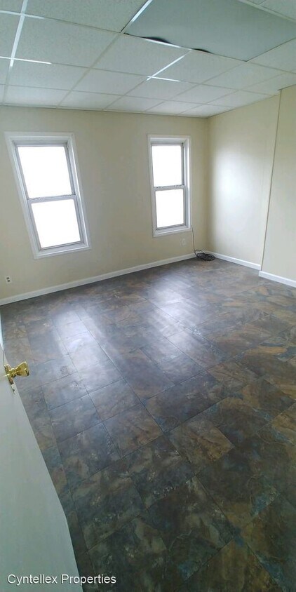 Primary Photo - 2 br, 1 bath House - 304 S Jackson St