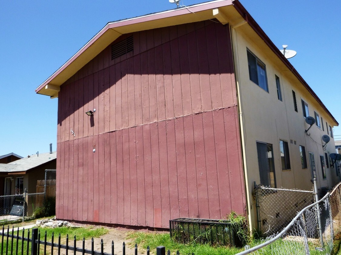 Building Photo - 151 E 95th St