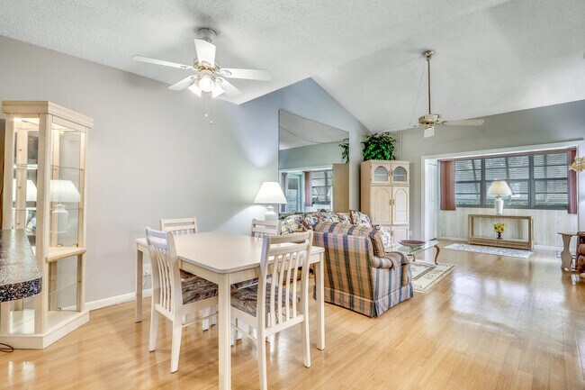 Foto del edificio - 2534 Boundbrook Dr S