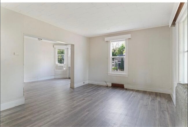 Building Photo - 824 9th St N