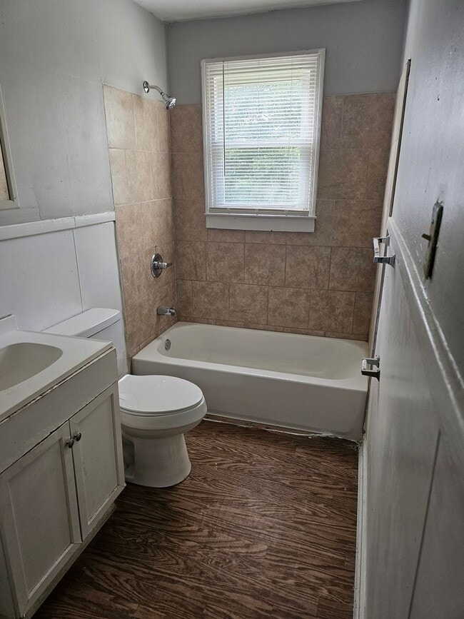 Foto del edificio - 3 bdrm 1 bath ready to rent